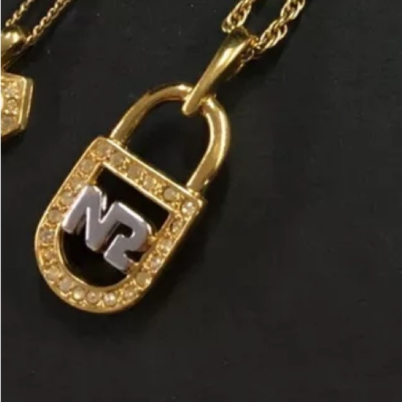 Nina Ricci gold and crystal padlock necklace - Picture 5 of 5